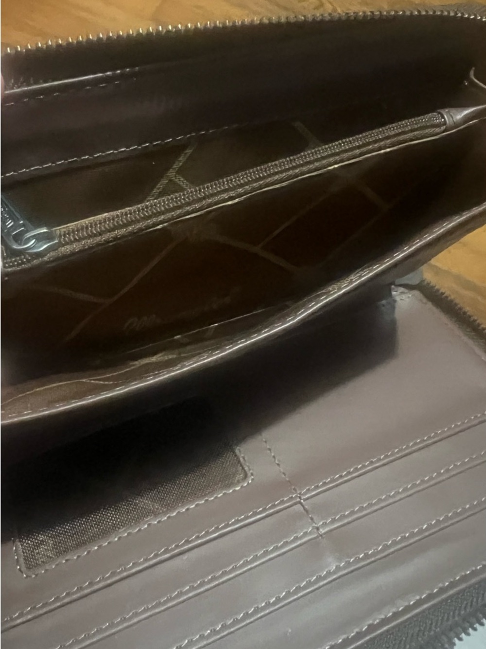 Wrangler Dark Brown Leather Zip-Around Wallet - Picture 11 of 12